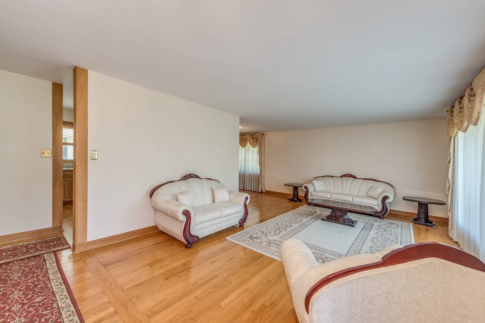 Addison, IL 60101,1825 W Sherry LN