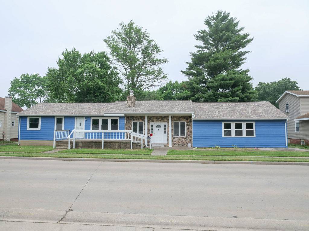 Villa Grove, IL 61956,510 W Harrison ST