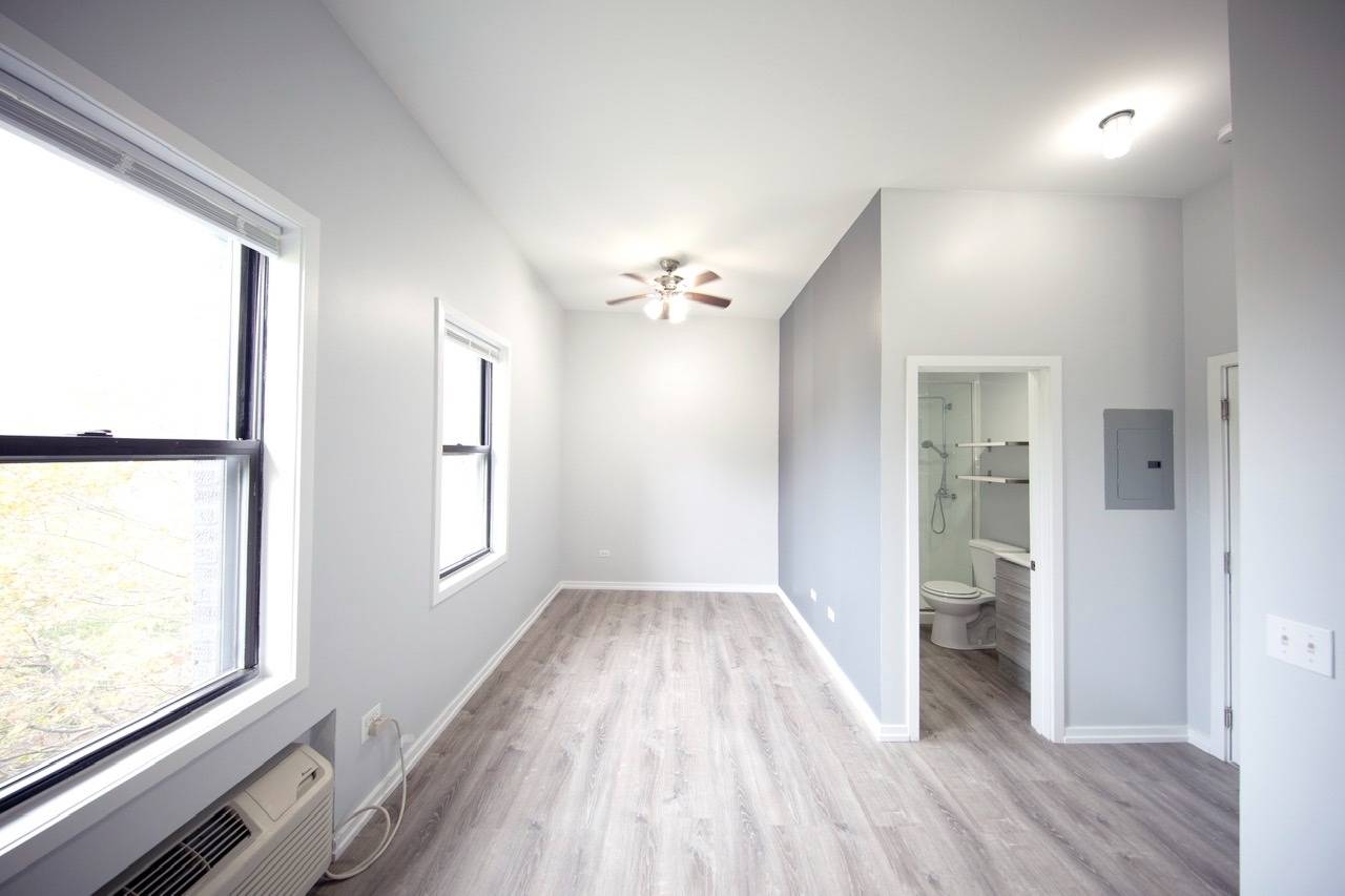 Chicago, IL 60640,4875 N Magnolia AVE #306