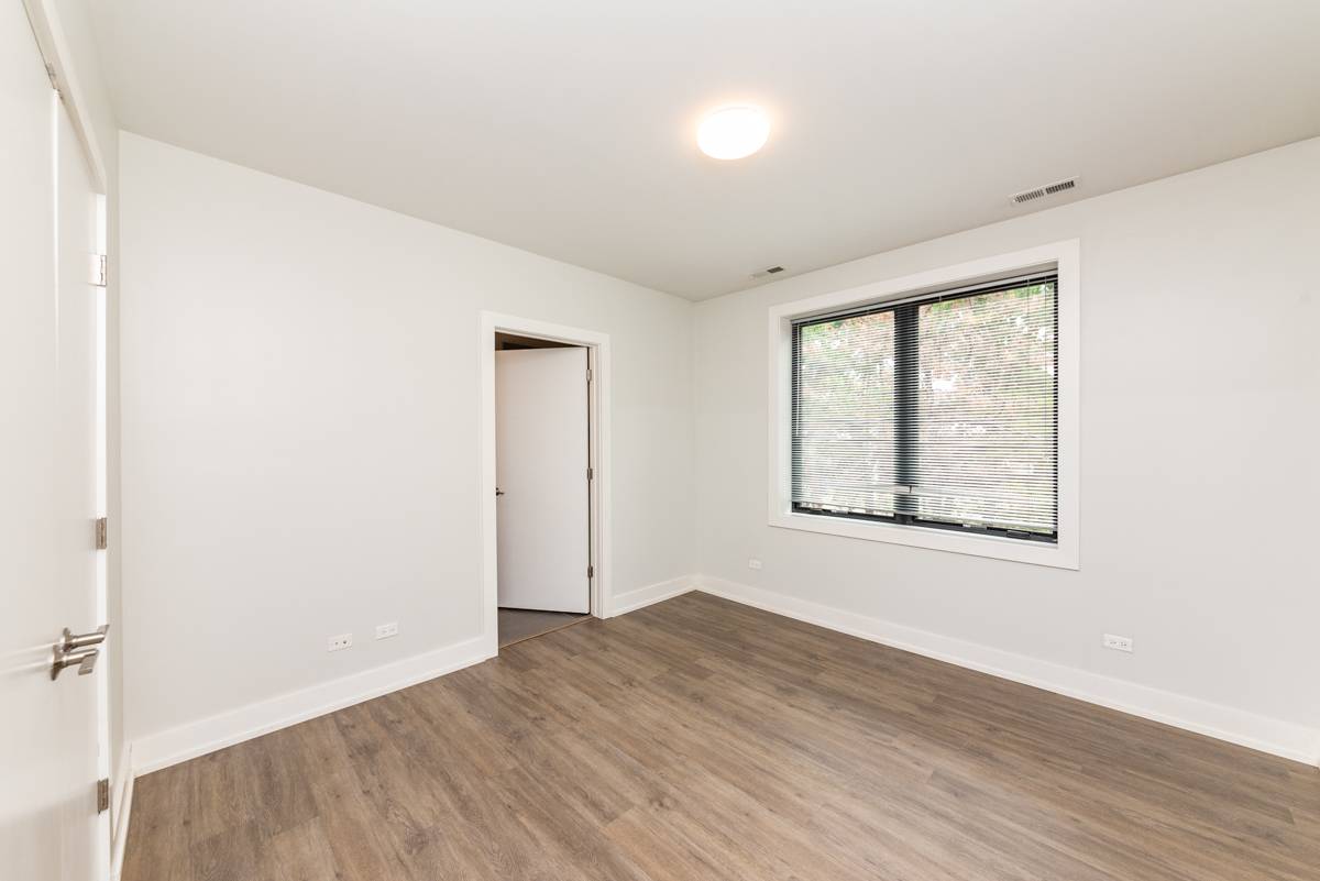 Chicago, IL 60608,2111 S Halsted ST #206