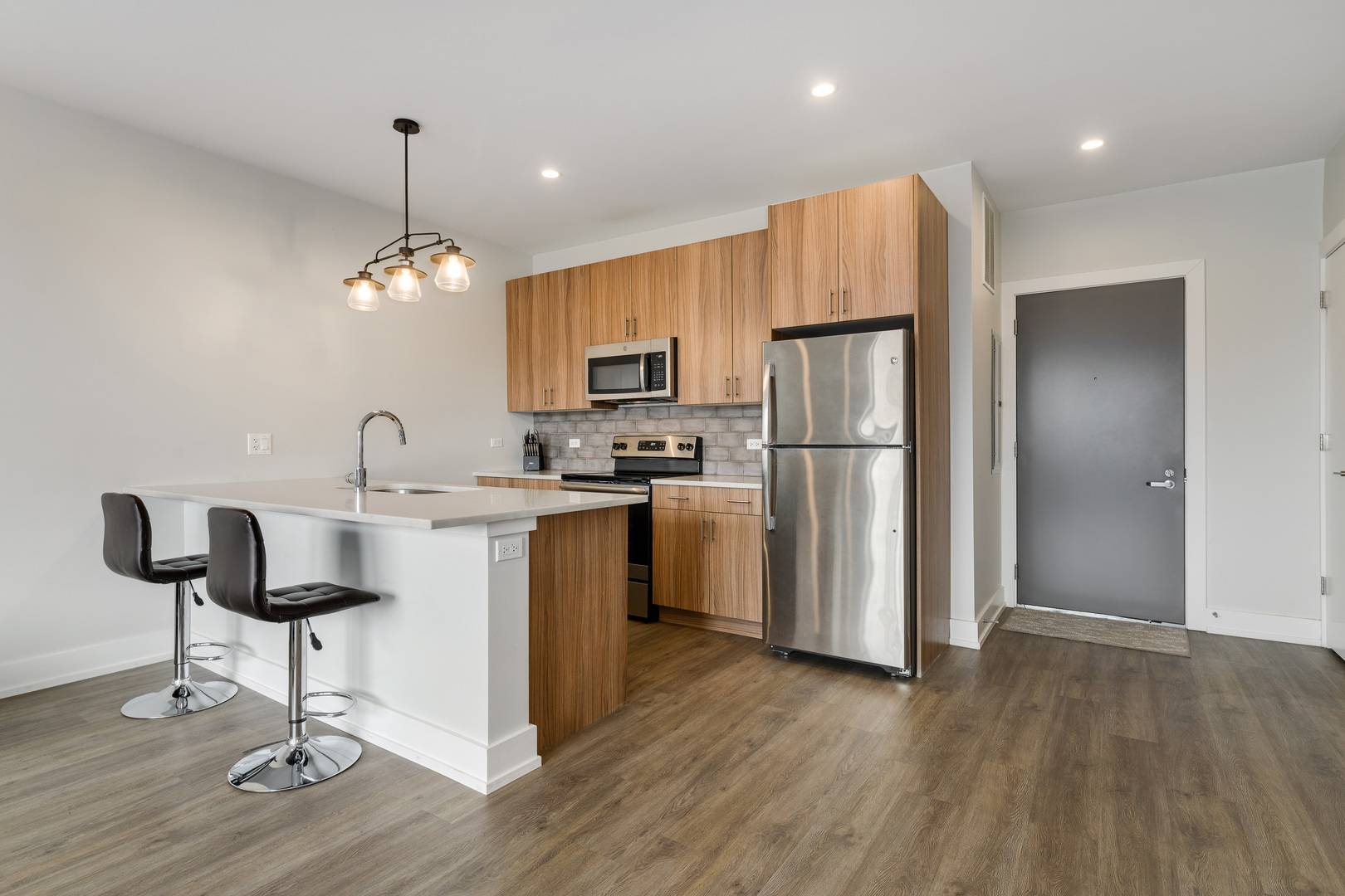 Chicago, IL 60608,2111 S Halsted ST #403