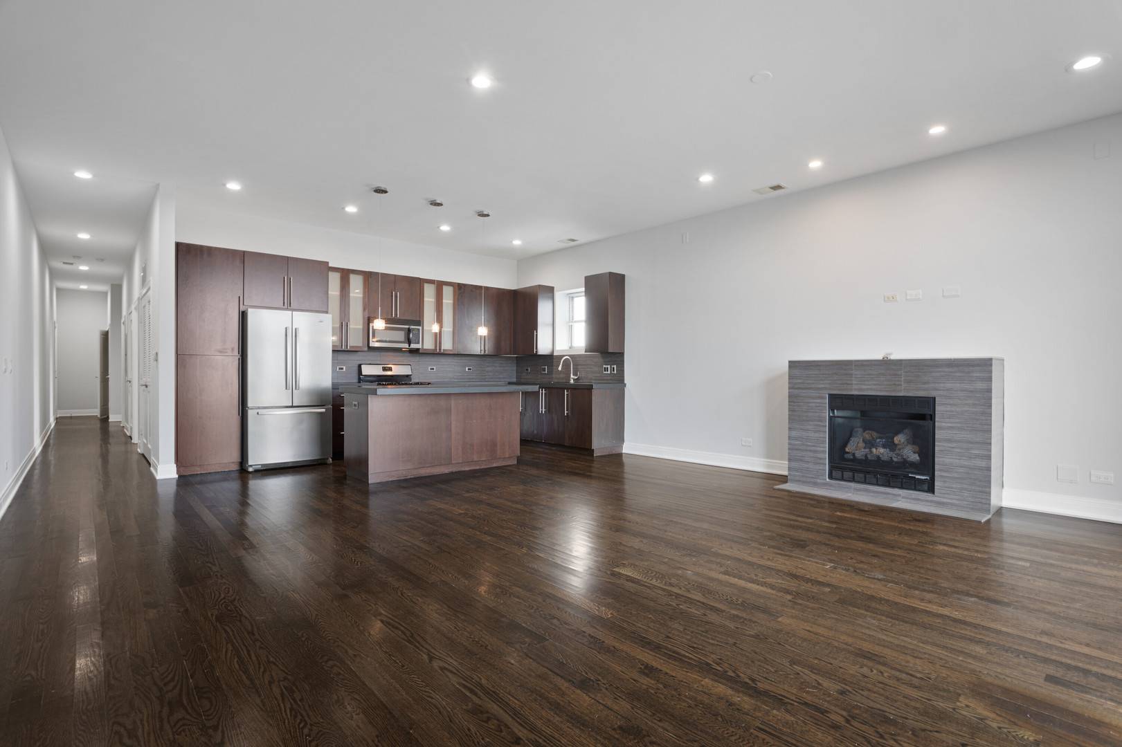 Chicago, IL 60626,1412 W Morse AVE #5D