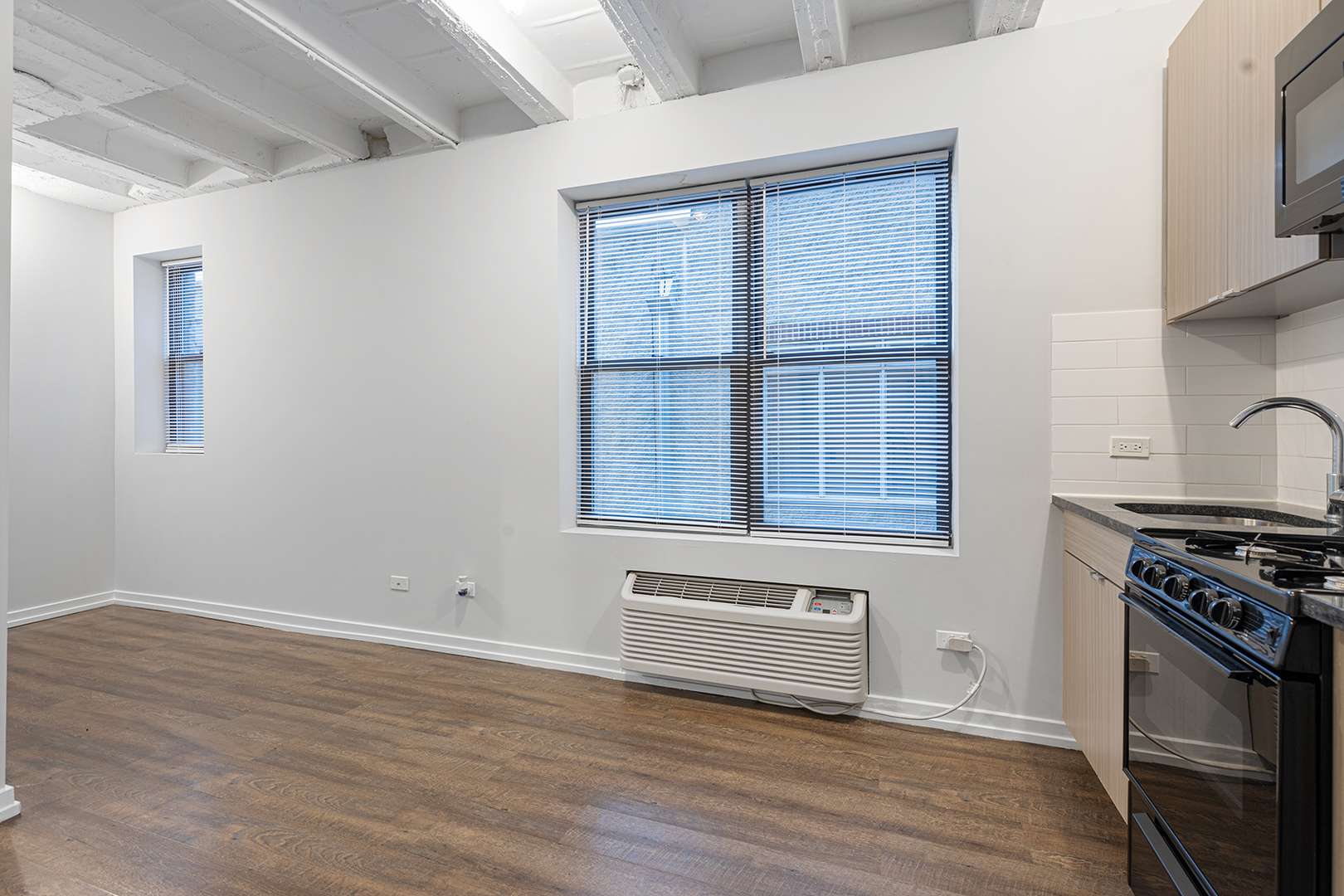 Chicago, IL 60660,5718 N Winthrop AVE #207