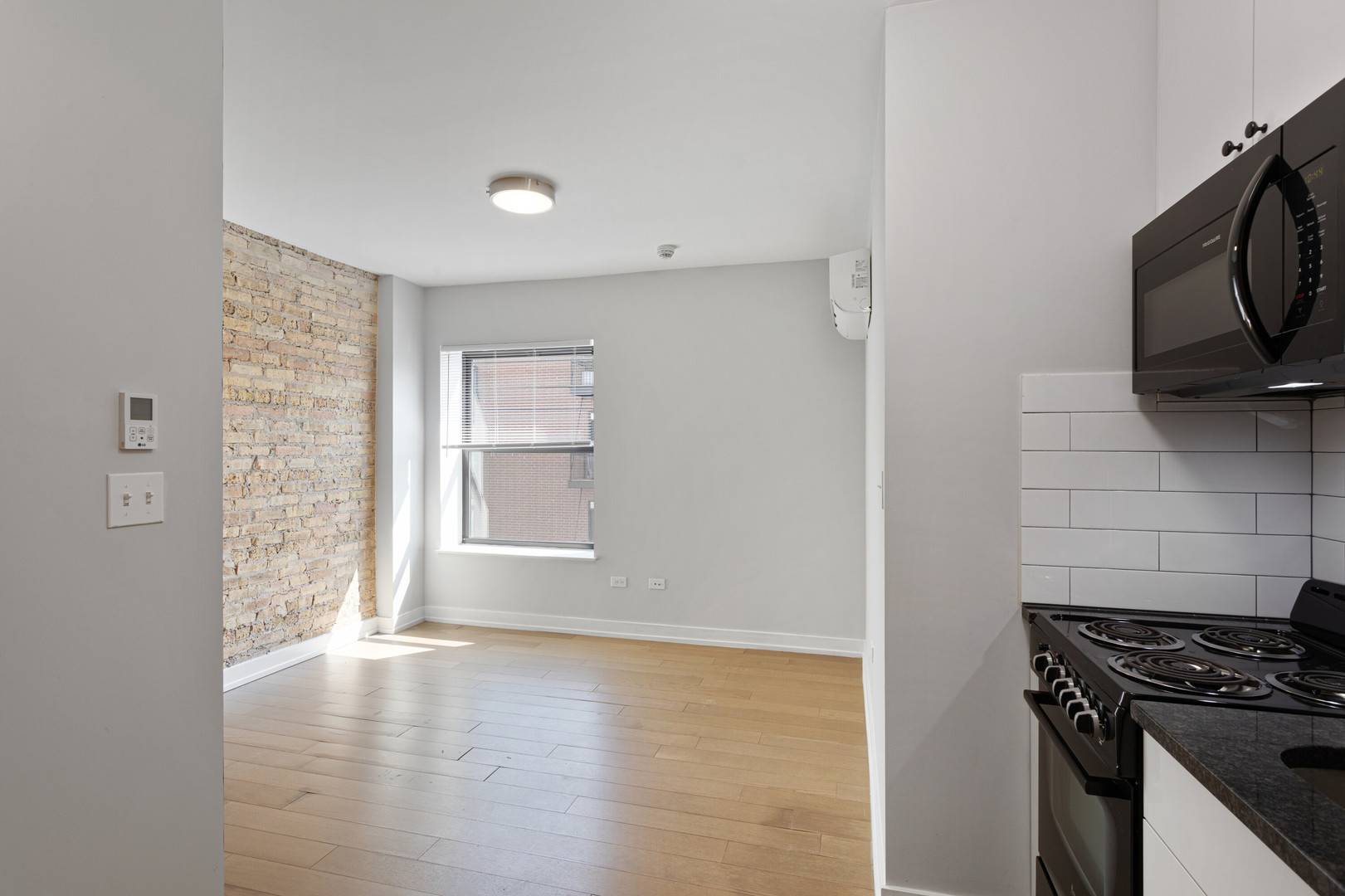 Chicago, IL 60660,6019 N Winthrop AVE #408