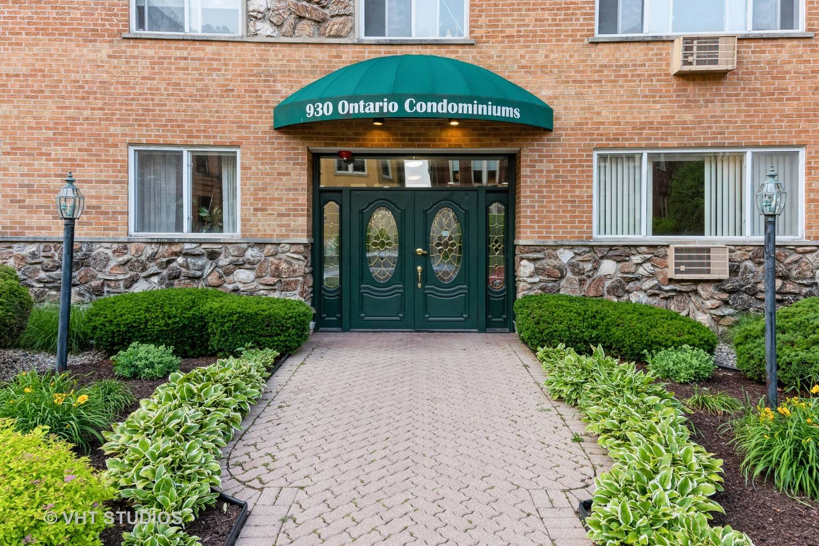 Oak Park, IL 60302,930 Ontario ST #1F