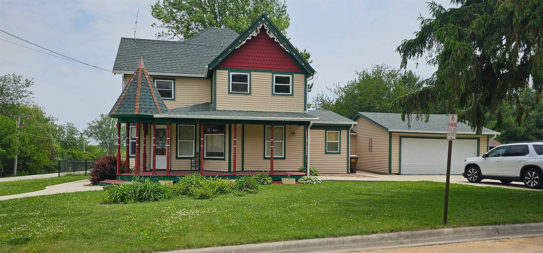 Shannon, IL 61078,1 S Stanton ST