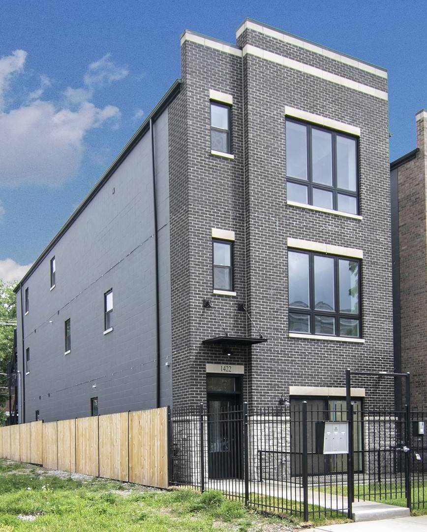 Chicago, IL 60637,1422 E 66th PL