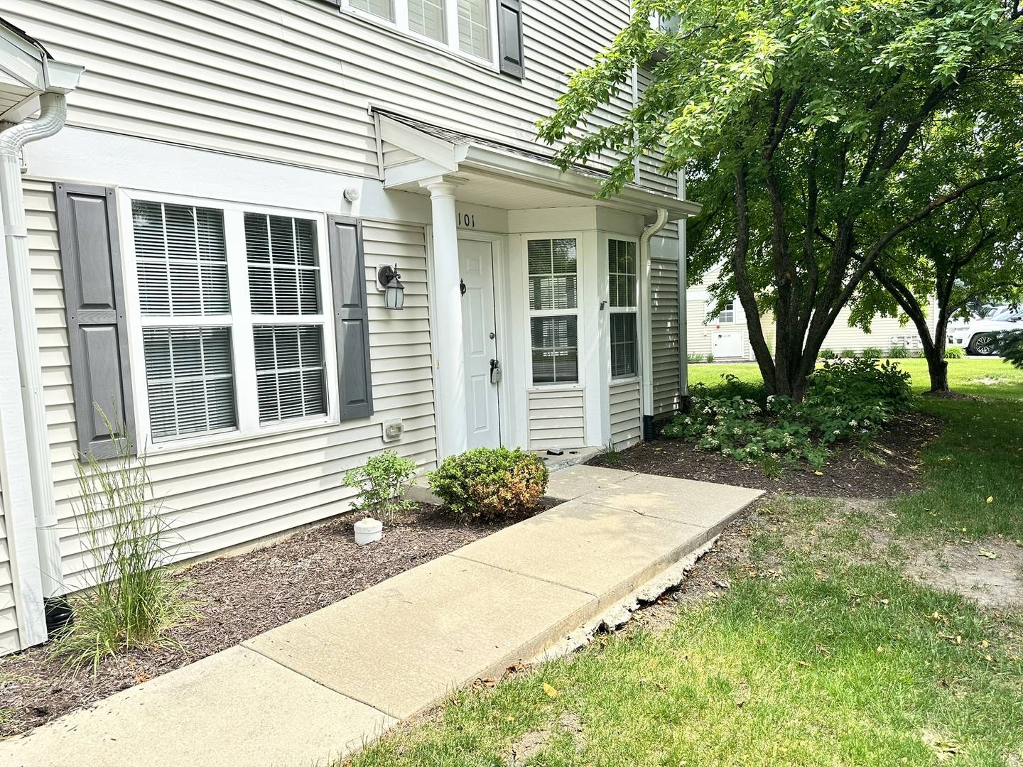 Naperville, IL 60564,2212 Waterleaf CT #101