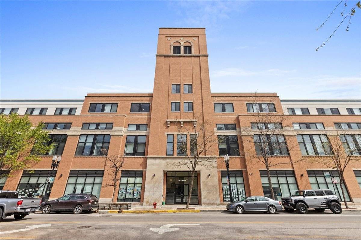 Chicago, IL 60640,1900 W Lawrence AVE #308