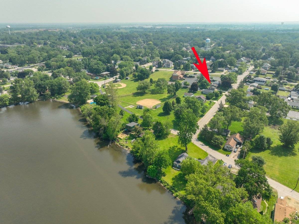 South Elgin, IL 60177,274 Crystal AVE