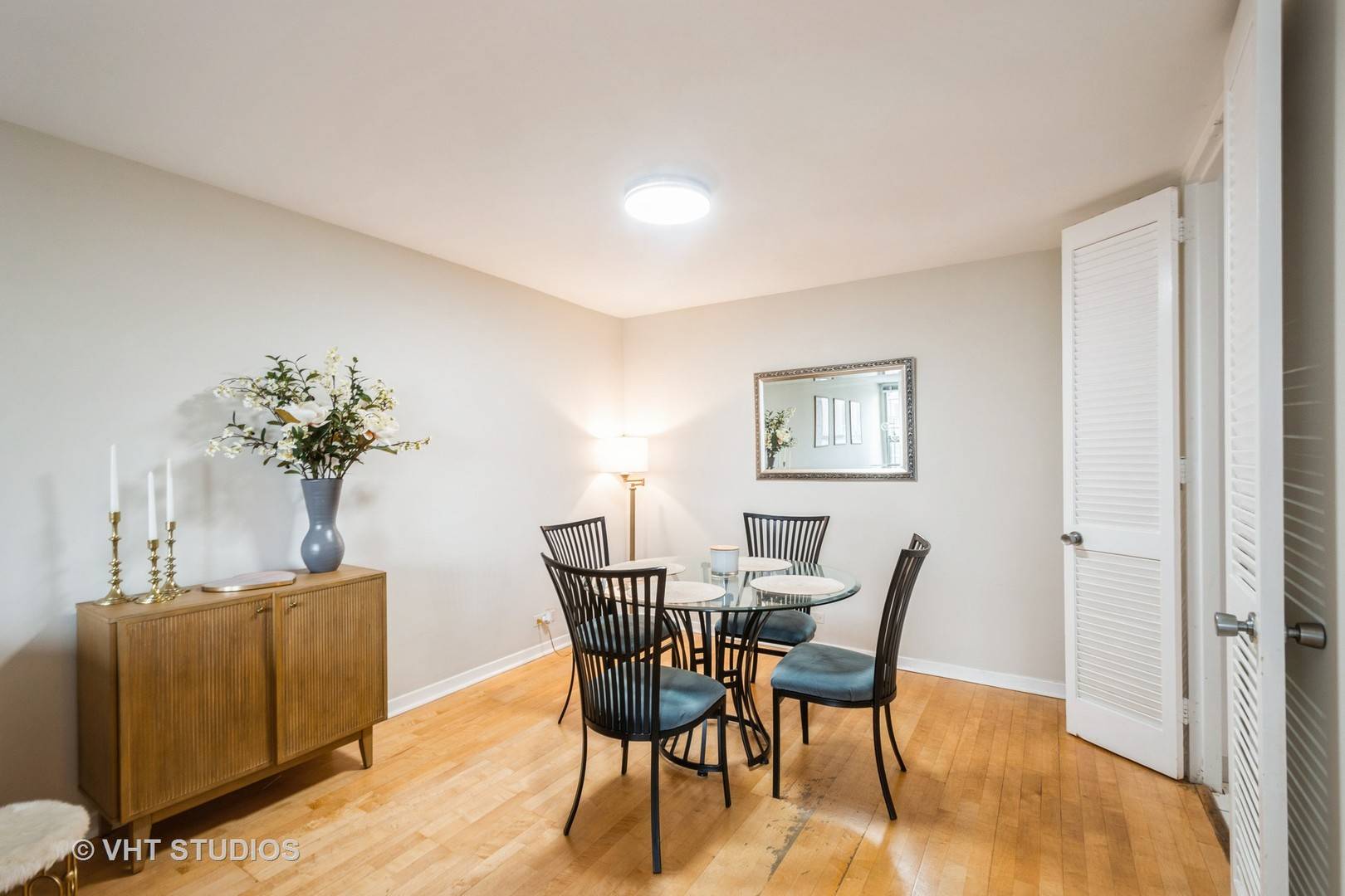 Chicago, IL 60614,2626 N Lakeview AVE #801
