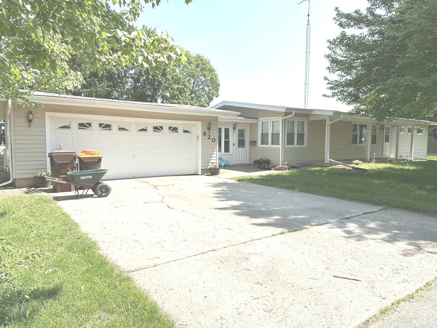 Marengo, IL 60152,820 Geraldine CT