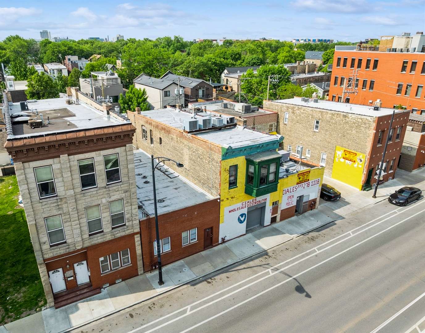 Chicago, IL 60647,2135 W Armitage AVE