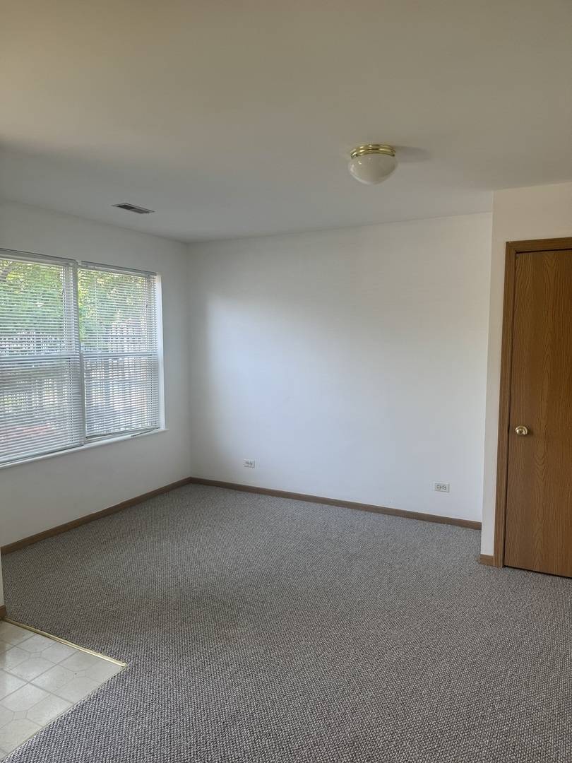 Chicago, IL 60653,4125 S Vincennes AVE #1