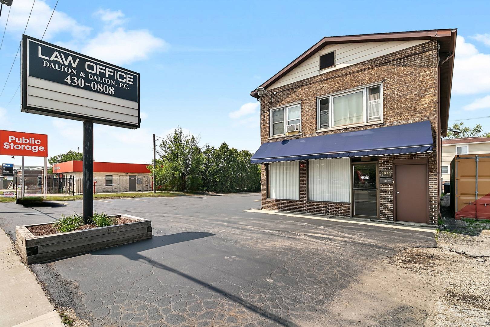 Burbank, IL 60459,6930 W 79th ST