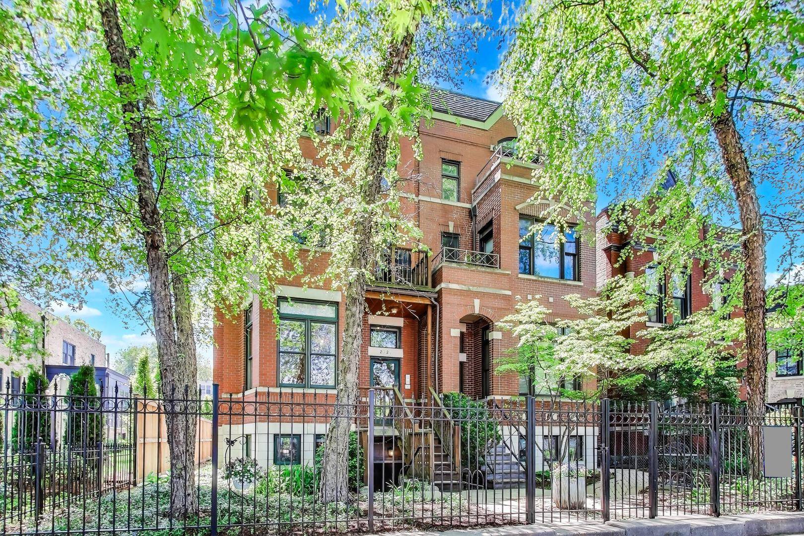 Chicago, IL 60622,2031 W Evergreen AVE #1W