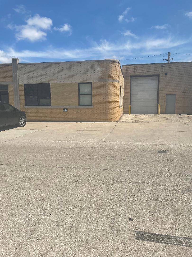 Chicago, IL 60641,3333 N Knox AVE