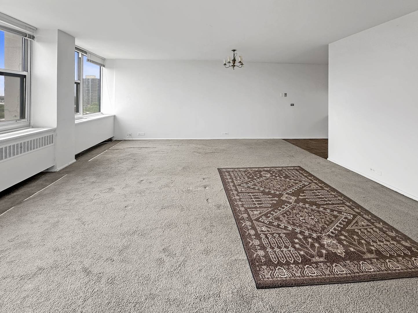 Chicago, IL 60613,4250 N Marine DR #1104