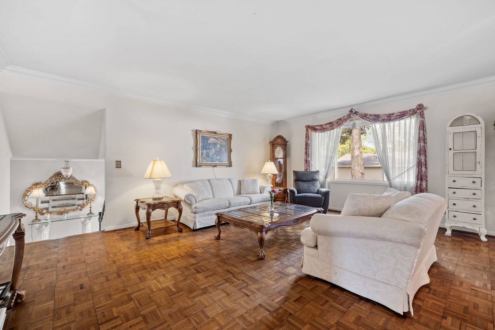 Woodridge, IL 60517,5927 Sherman DR