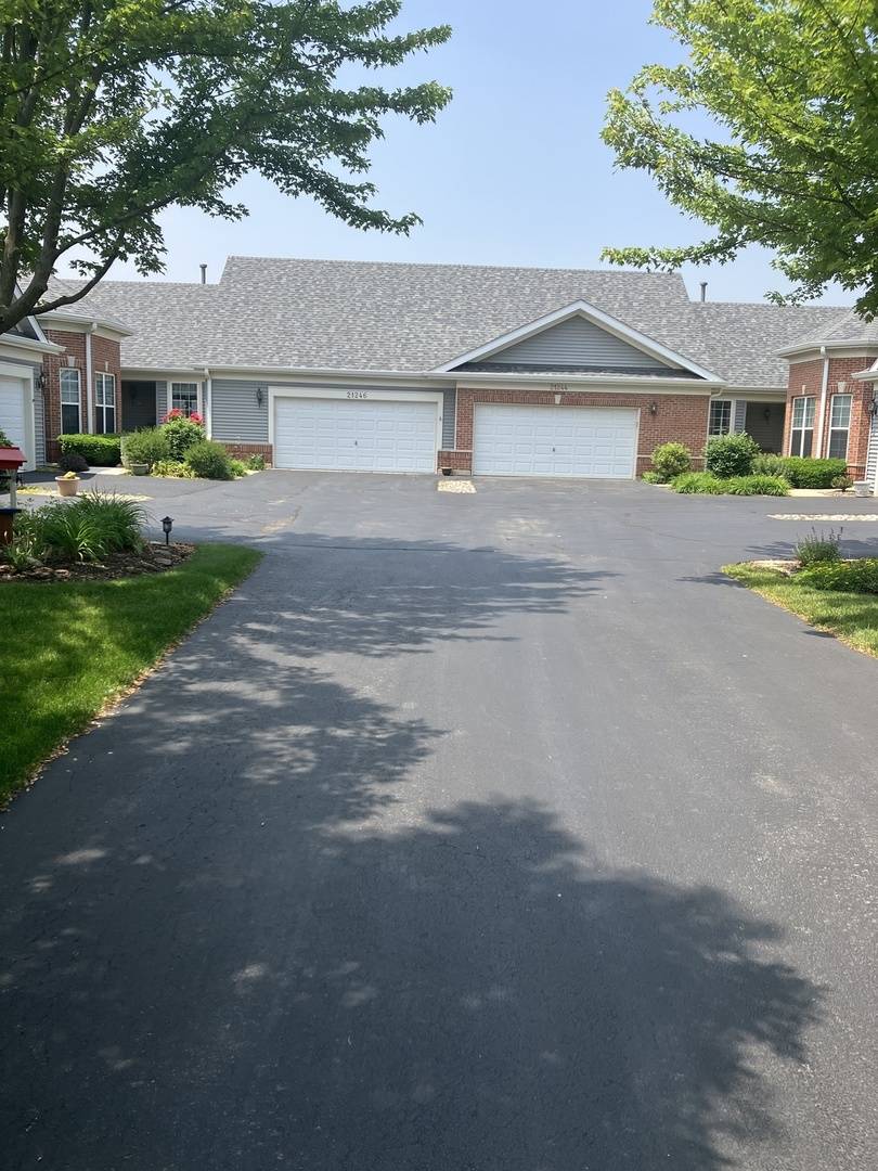 Crest Hill, IL 60403,21244 Legion Lake CT