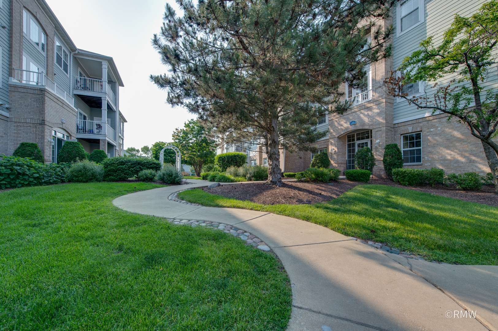 Addison, IL 60101,1259 W Lake ST #304