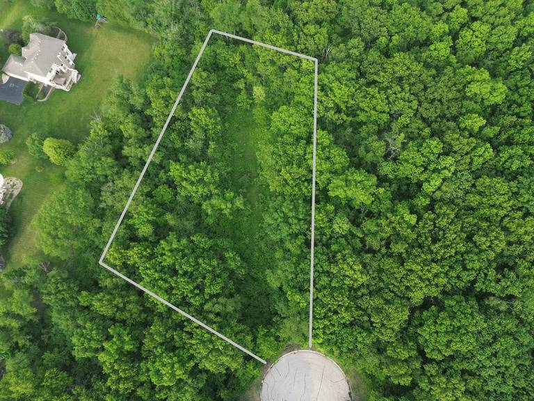 Mchenry, IL 60050,7106 Forest Oak DR