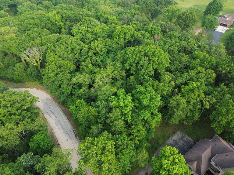 Mchenry, IL 60050,7407 Forest Oak DR