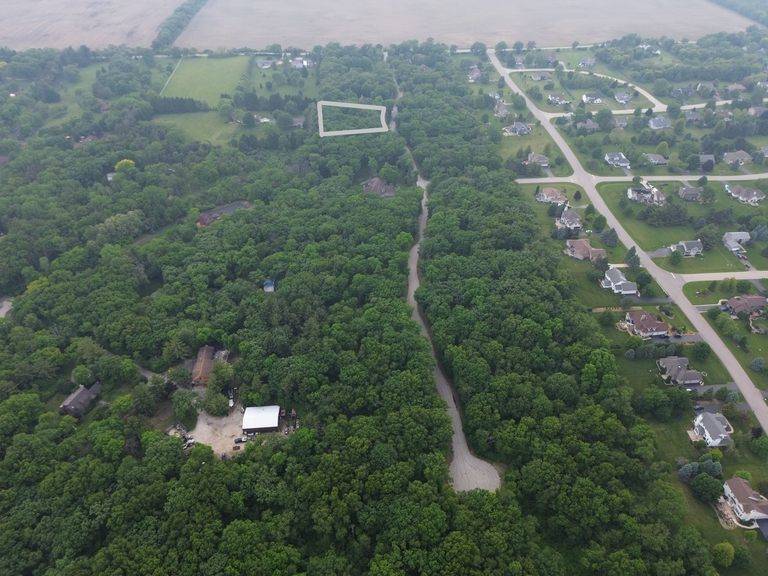 Mchenry, IL 60050,7407 Forest Oak DR
