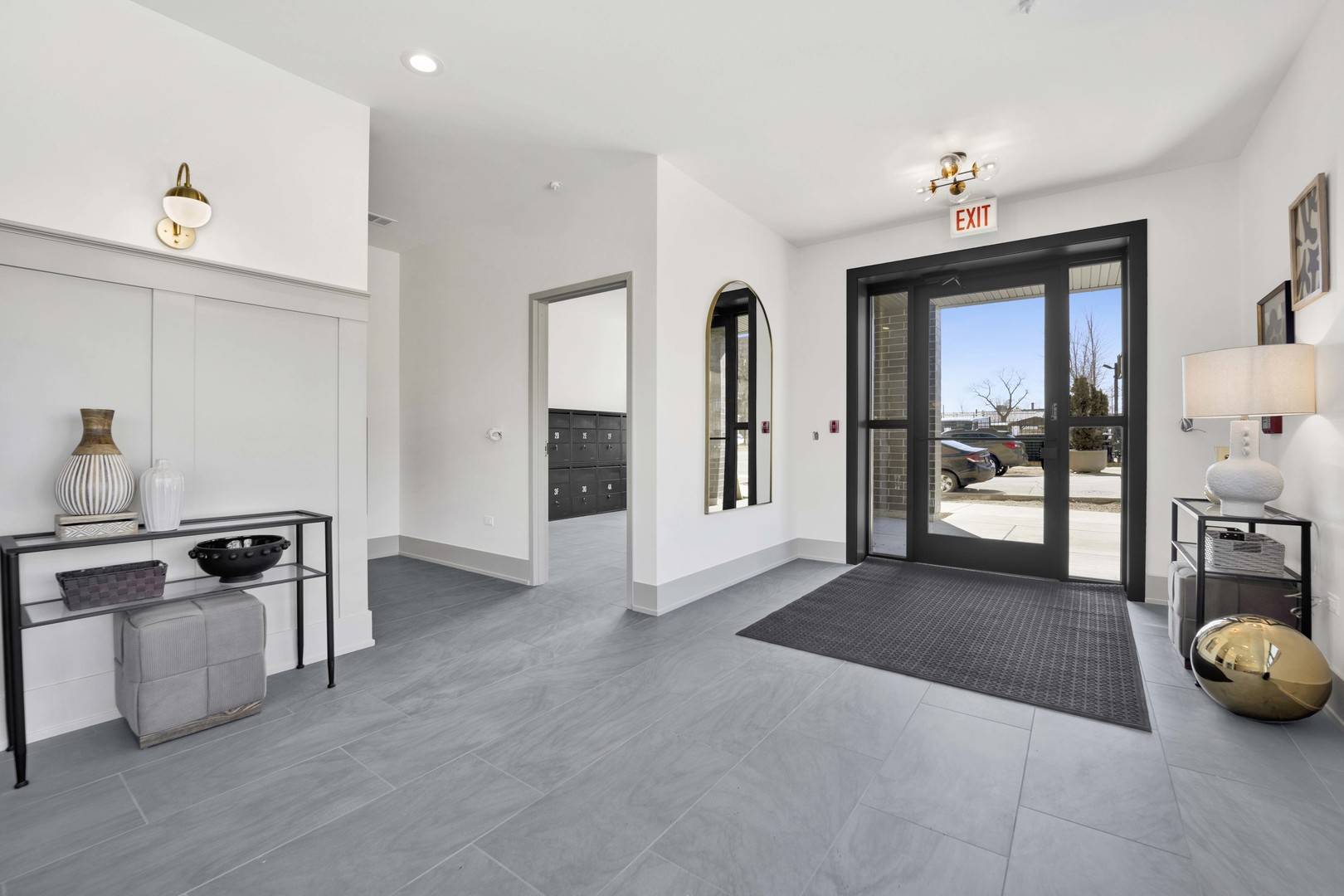Chicago, IL 60660,1548 W Ardmore AVE #4C