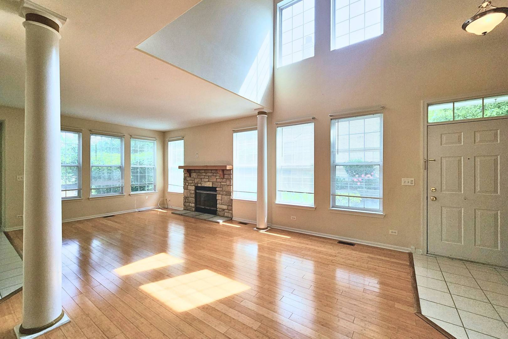Algonquin, IL 60102,6 Clara CT