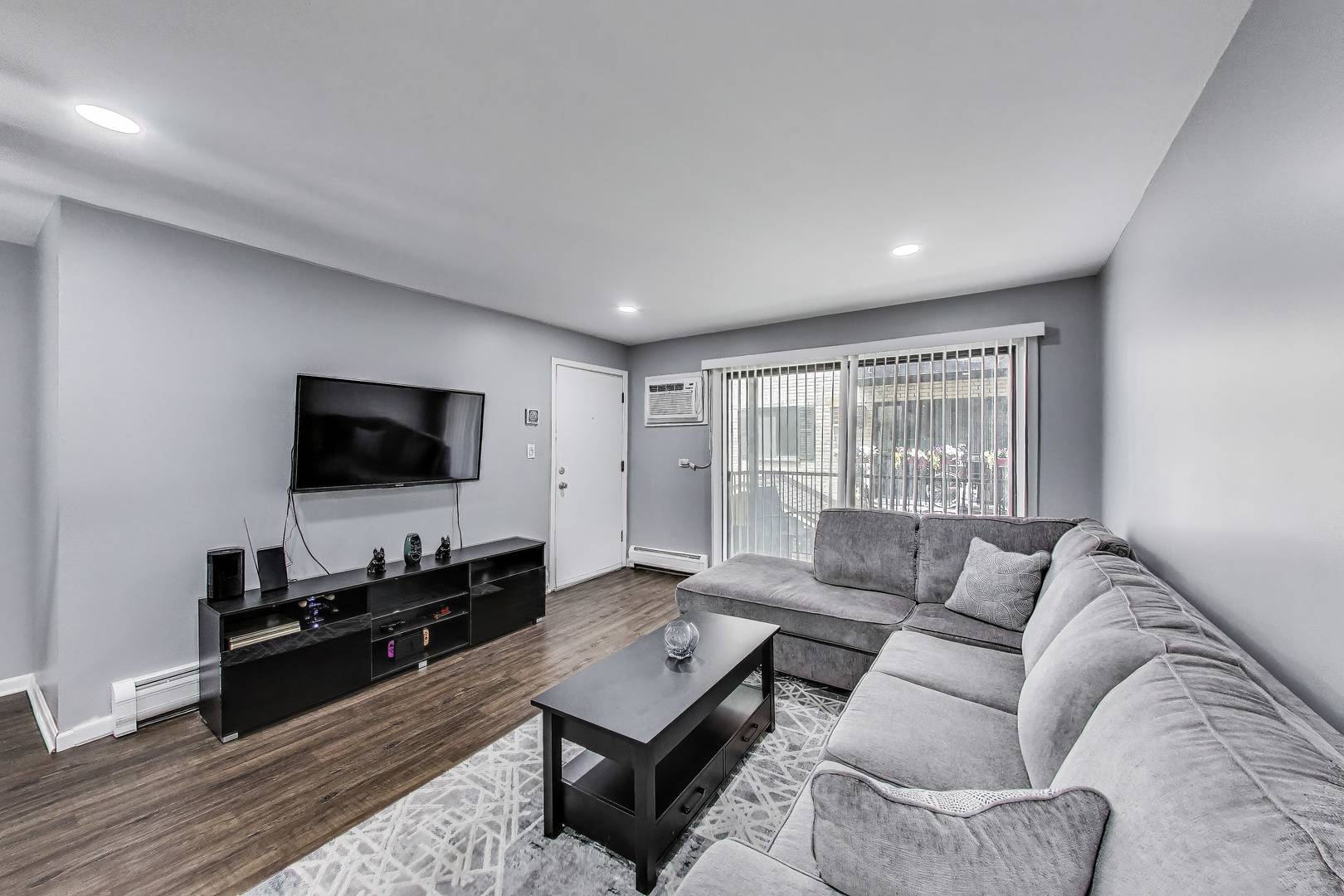 Chicago, IL 60707,2131 N Harlem AVE #231