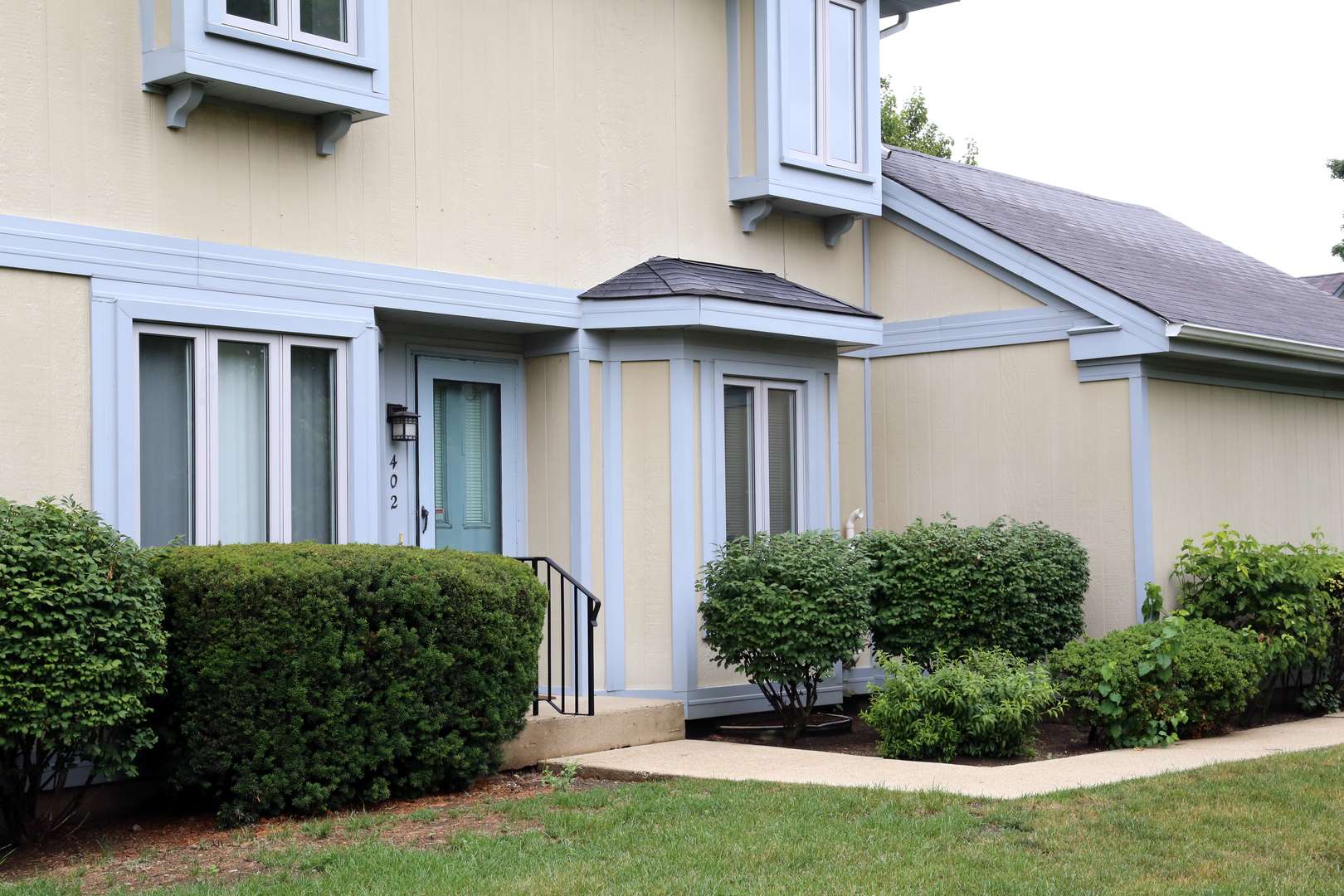 Deerfield, IL 60015,402 Catbird LN