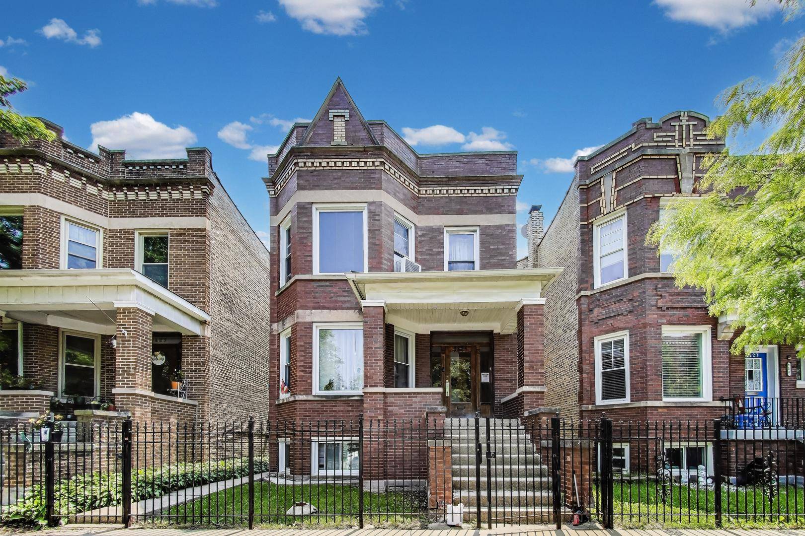 Chicago, IL 60647,3425 W Lyndale ST