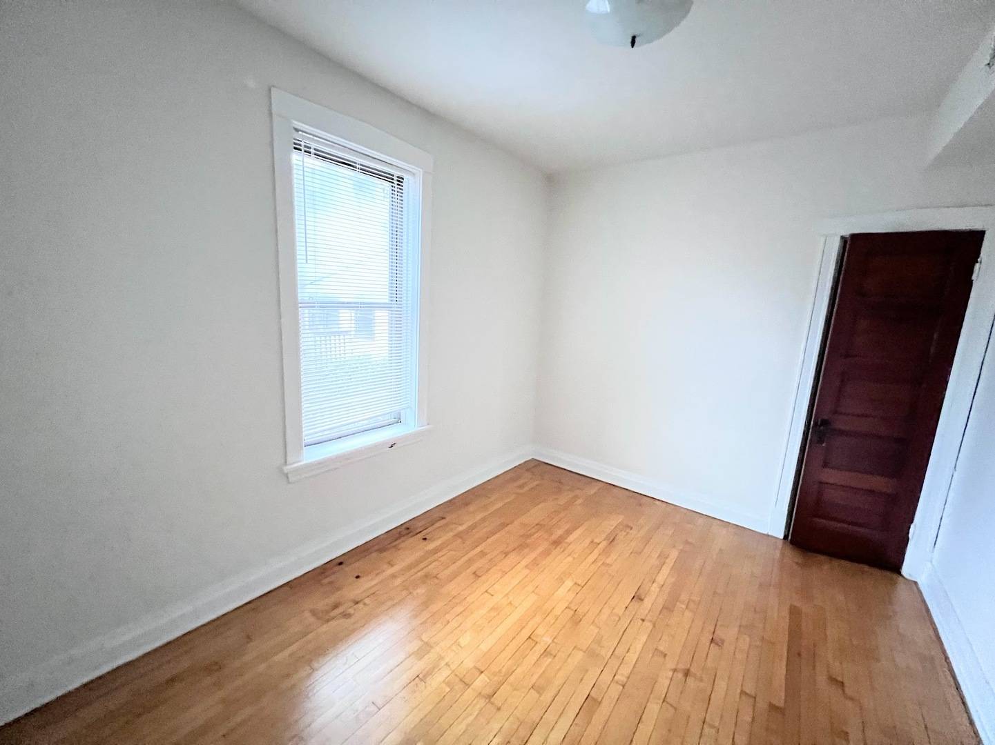 Chicago, IL 60618,4309 N HOYNE AVE #2