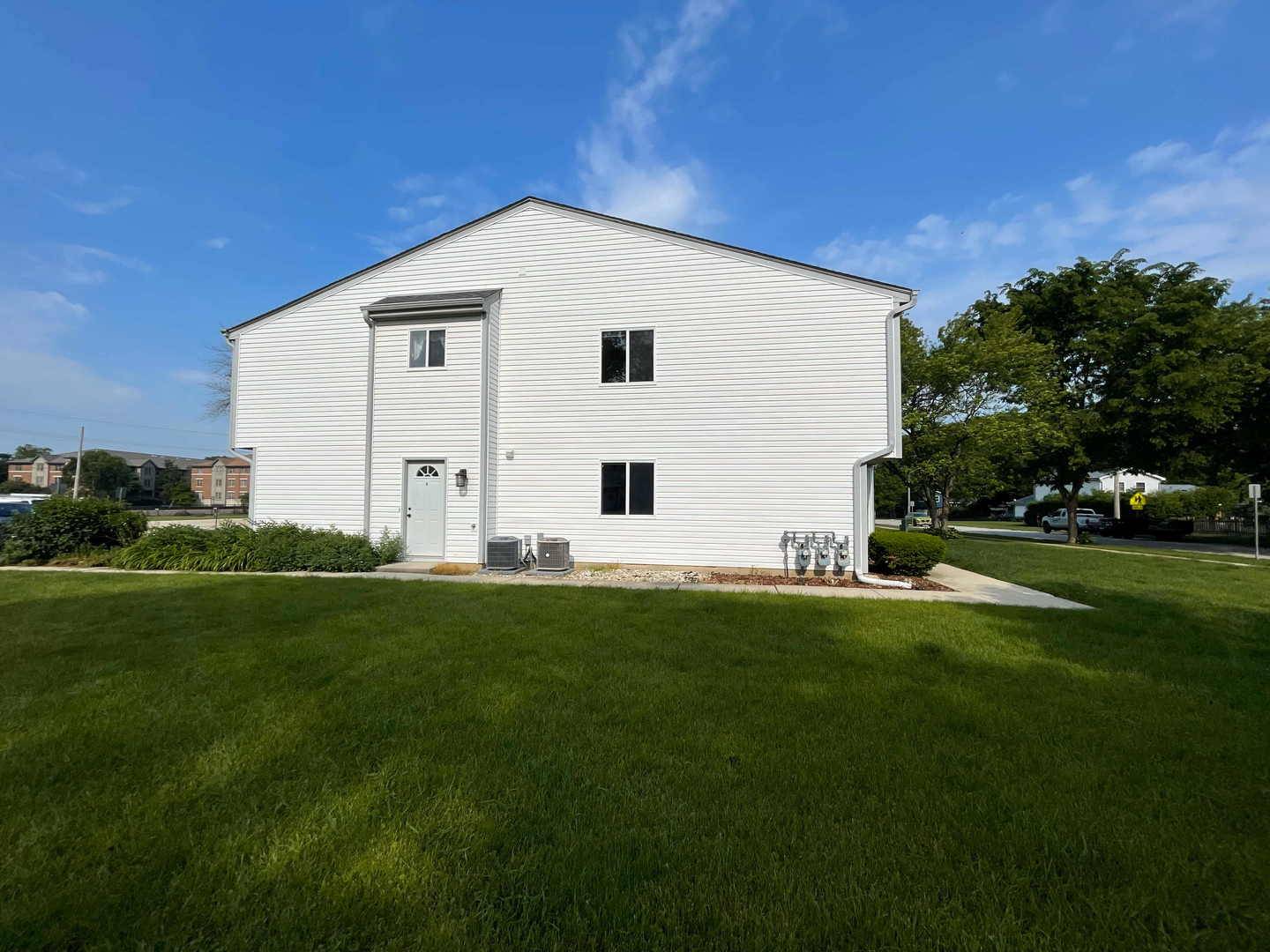 Bartlett, IL 60103,211 E Oneida AVE #G