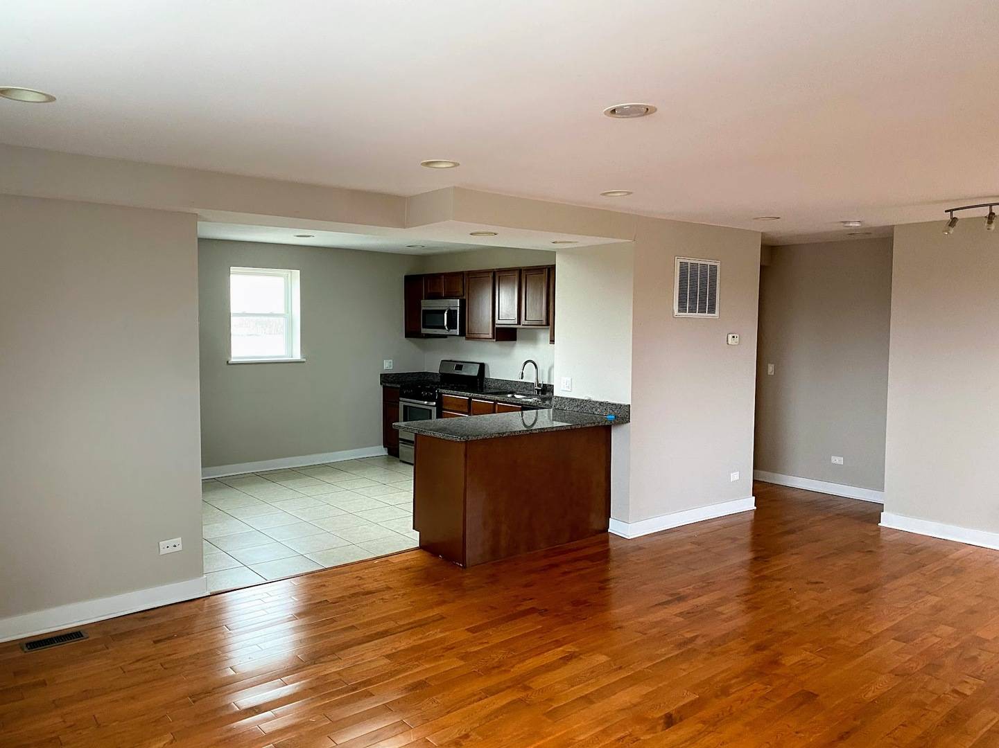 Chicago, IL 60608,2245 W 21st ST #4