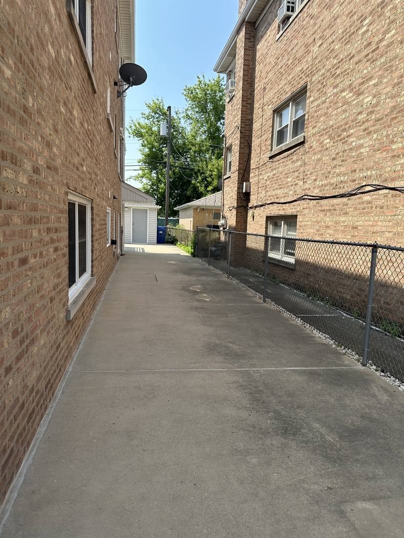 Harwood Heights, IL 60706,6845 W Leland AVE #G