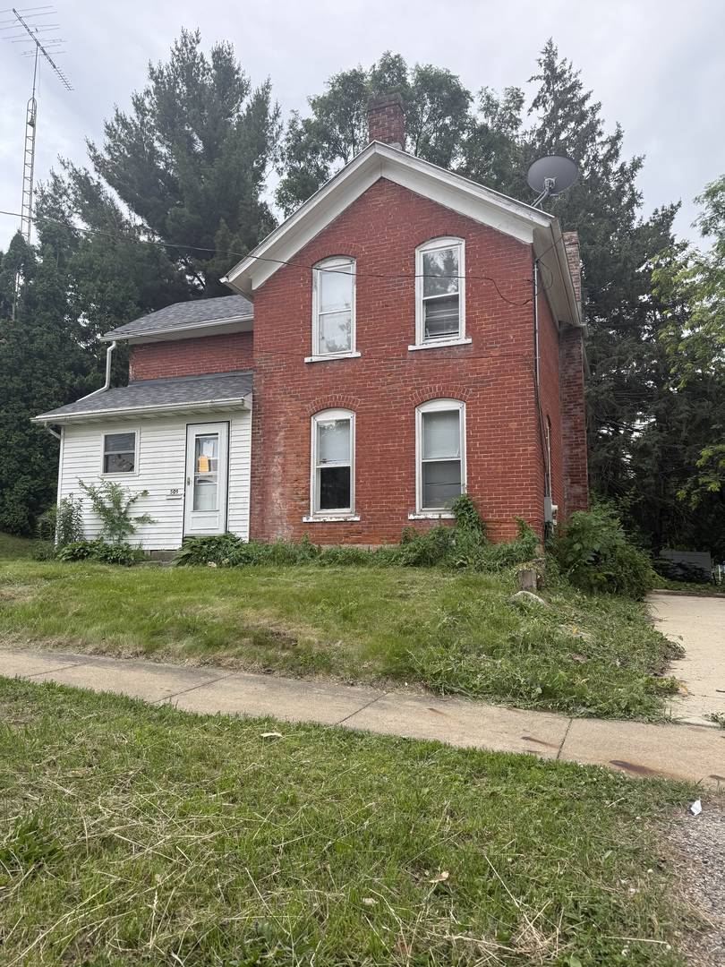 Freeport, IL 61032,509 W Chestnut ST