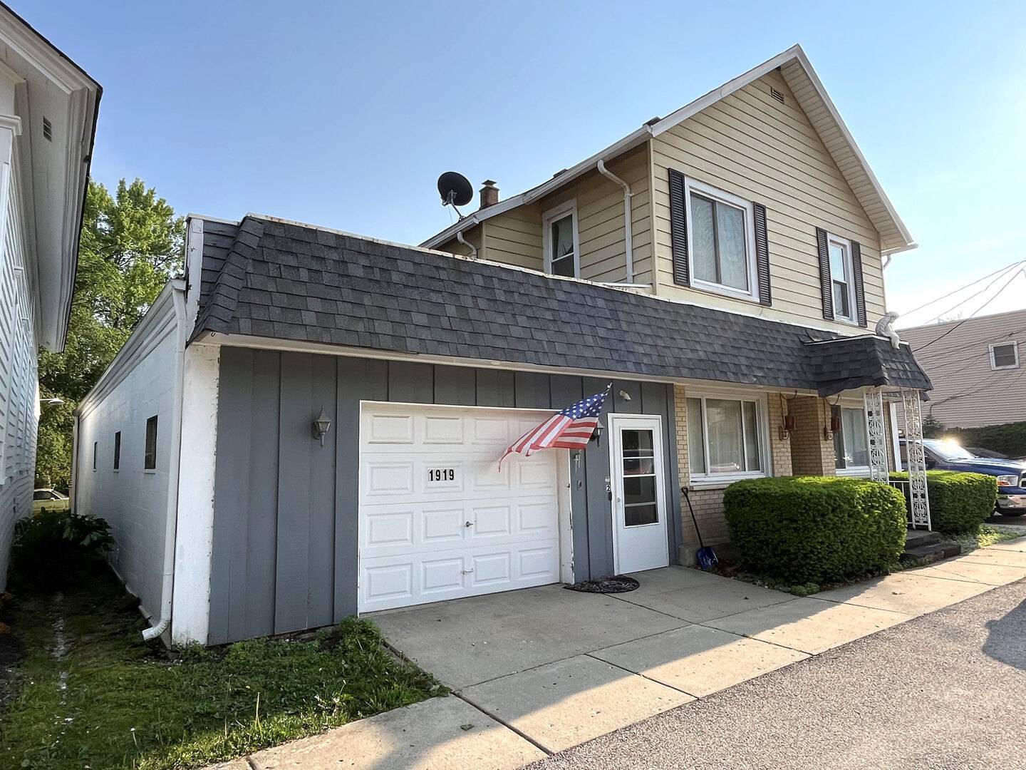 Spring Grove, IL 60081,1919 Main Street RD