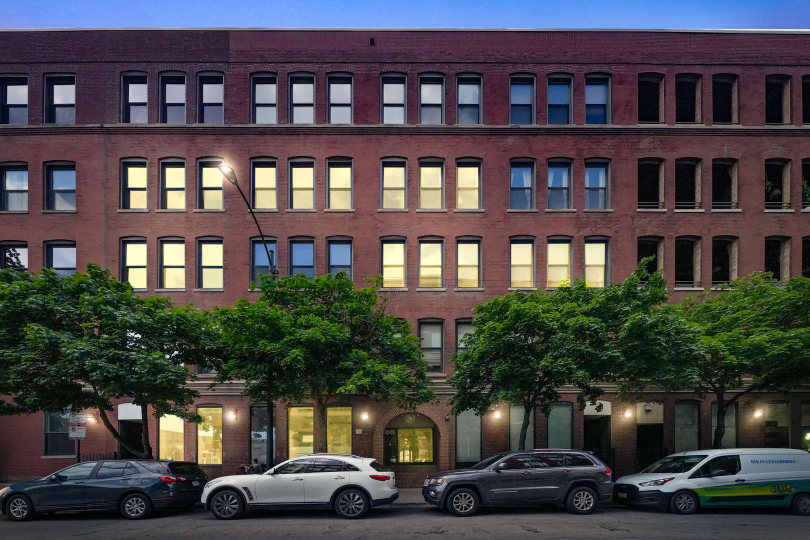Chicago, IL 60607,400 S Green ST #305