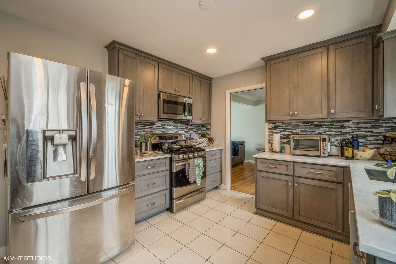 Deerfield, IL 60015,110 Plumtree RD