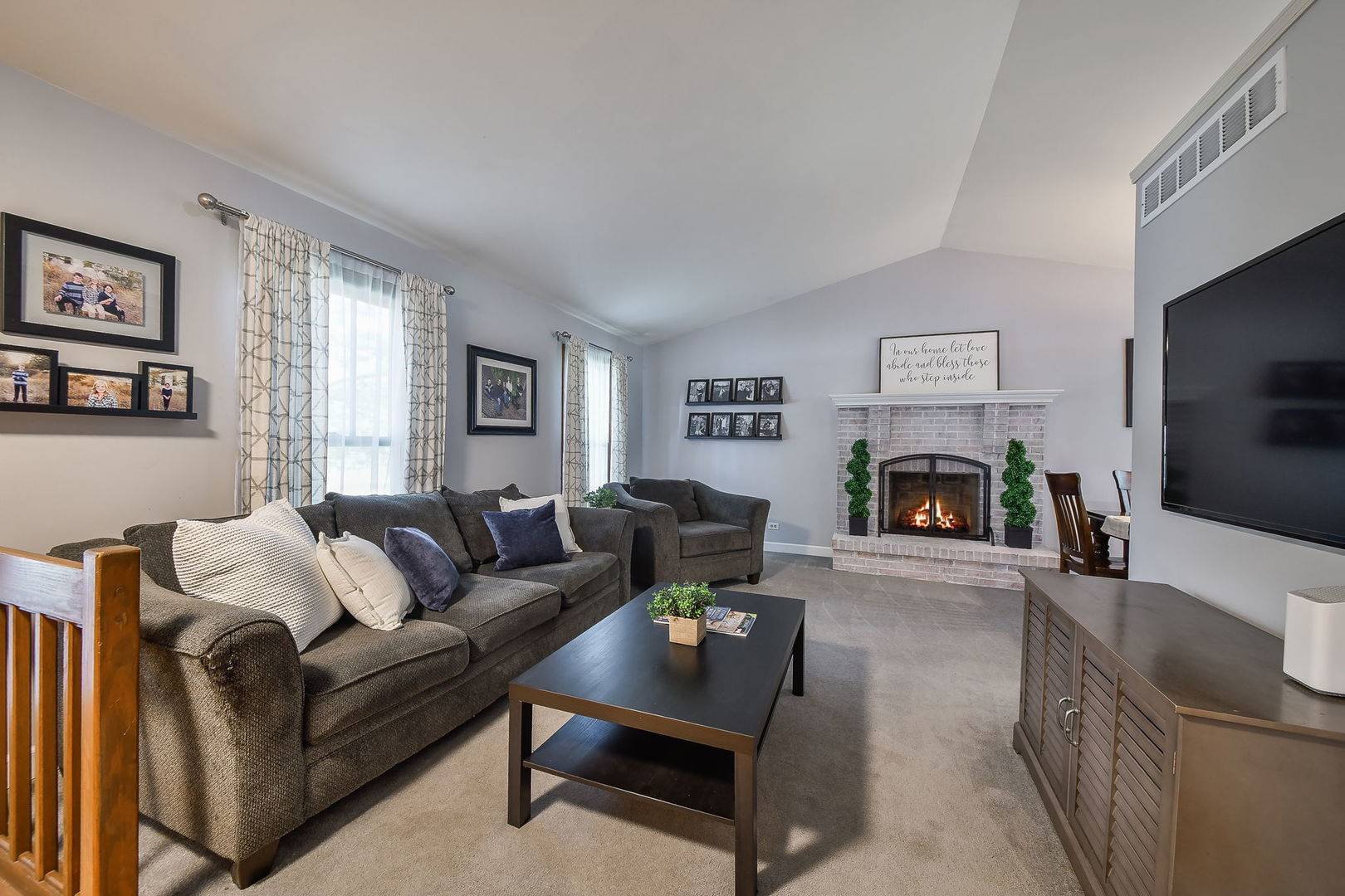 Winfield, IL 60190,27W108 Walnut DR