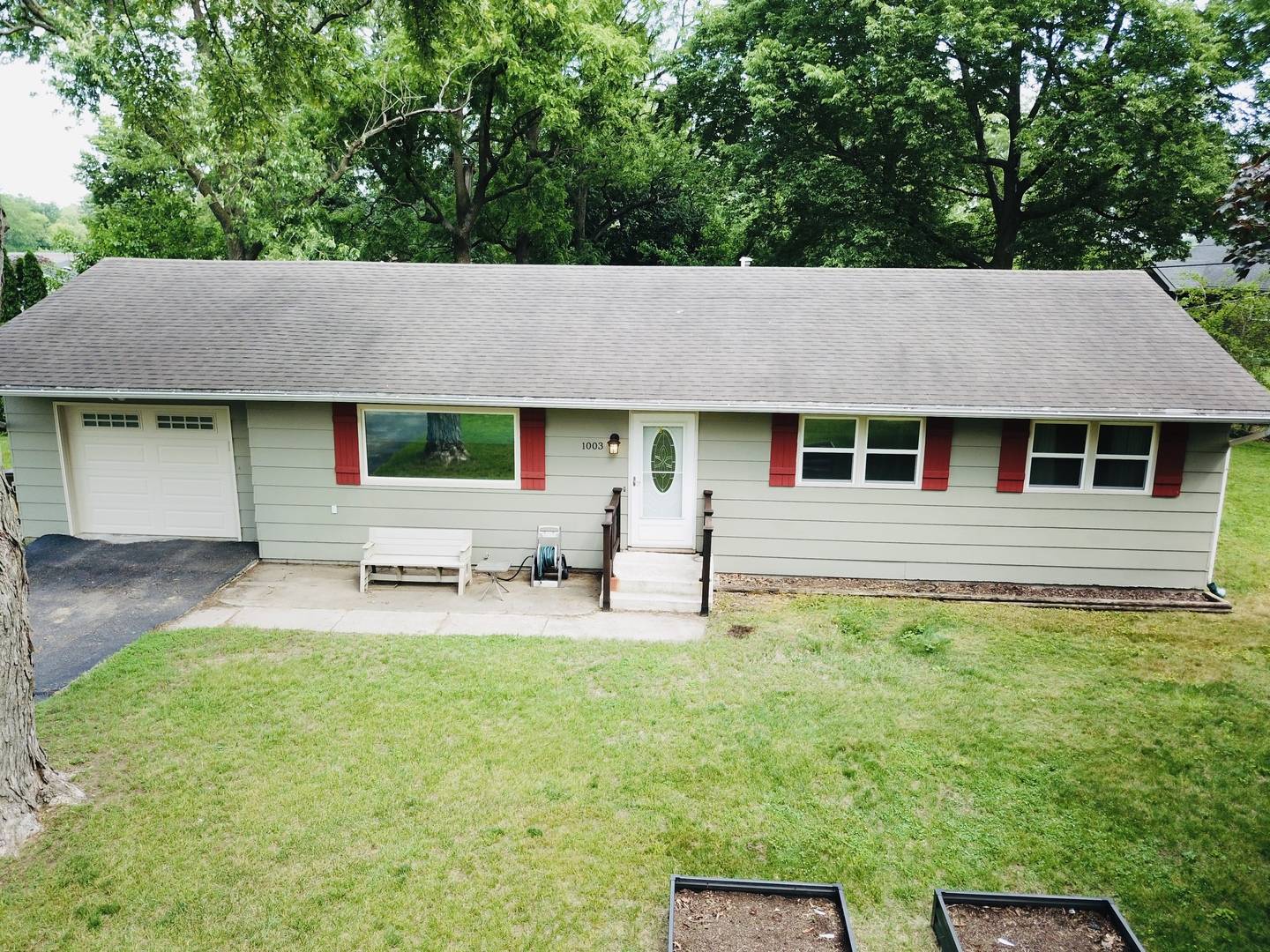 St. Anne, IL 60964,1003 S Spruce LN
