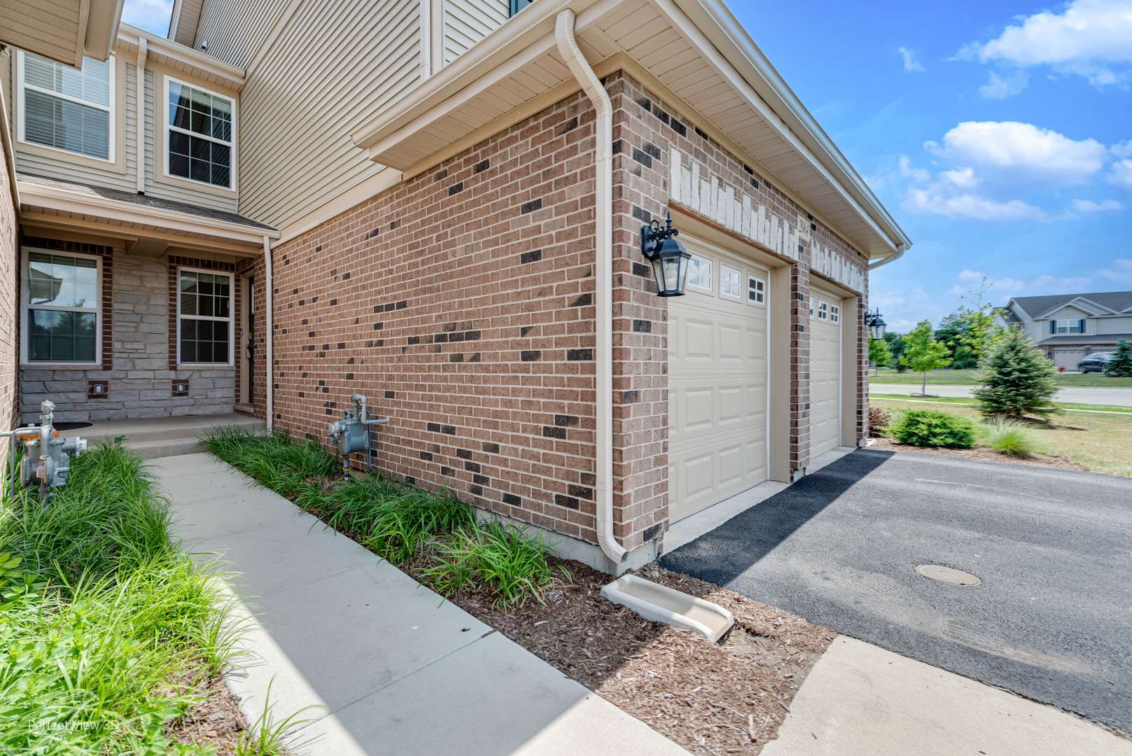 Aurora, IL 60503,2064 Canyon Creek CT