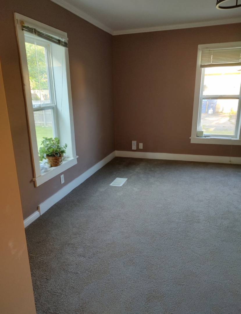Sandwich, IL 60548,325 W 5th ST #2N