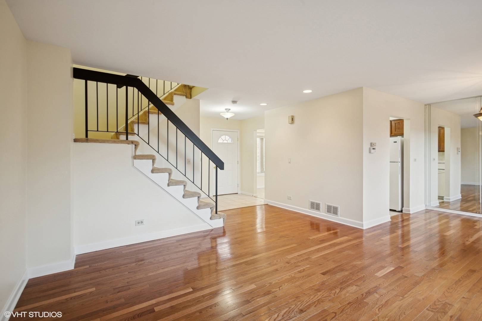 Palatine, IL 60074,218 E Forest Knoll DR