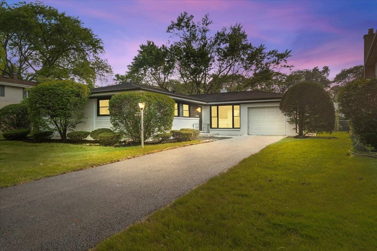Mount Prospect, IL 60056,114 S Waverly PL