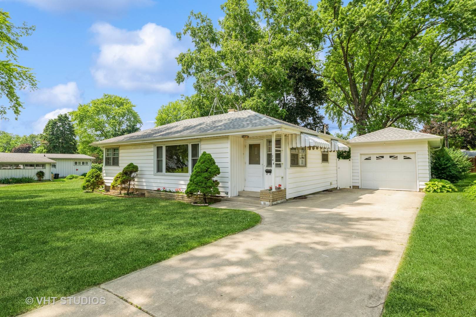 Hampshire, IL 60140,244 Panama AVE