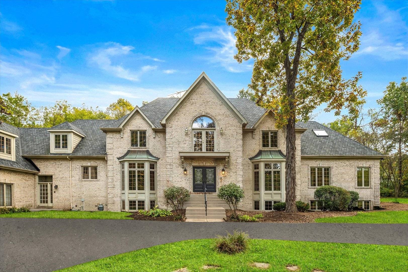 Wayne, IL 60184,5N847 Surrey RD