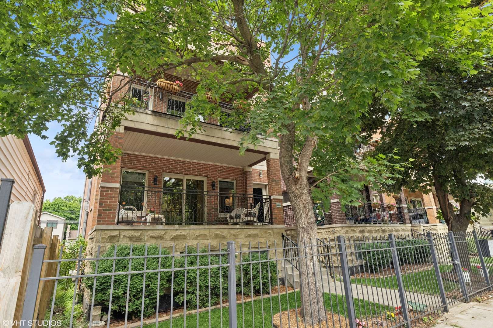 Chicago, IL 60618,4110 N CALIFORNIA AVE #1